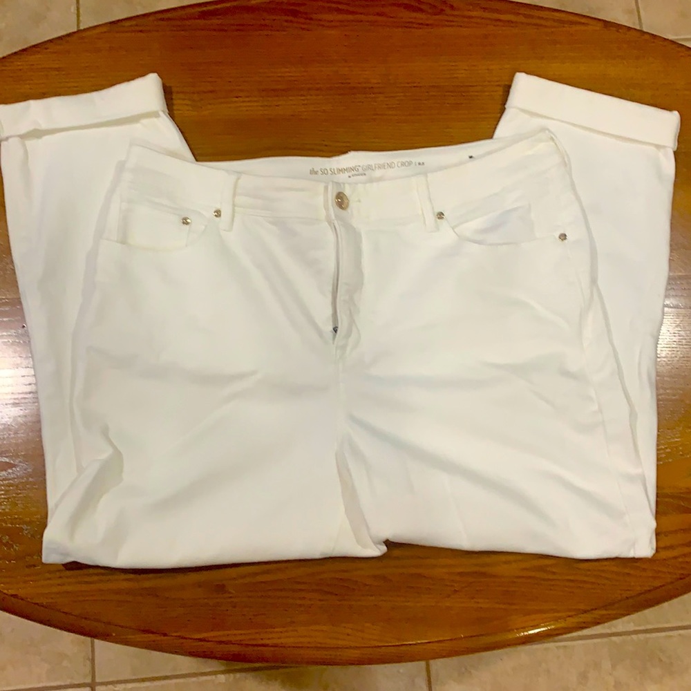 Chico’s - The so slimming girlfriend crop size 2.5